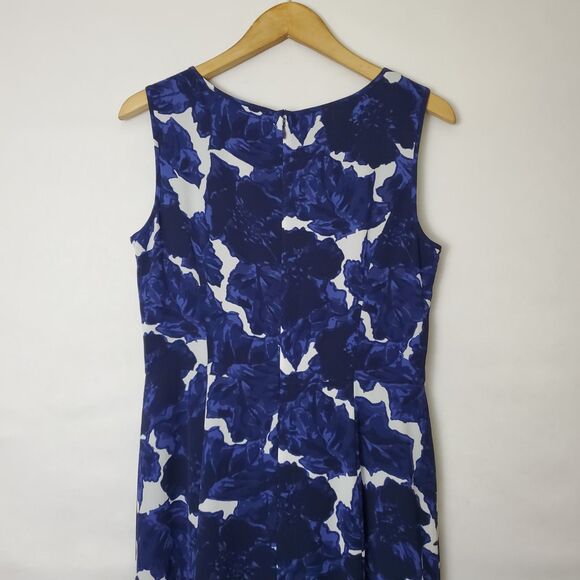 Talbots Petites Size 8P Dress Blue White Floral Lined Fit & Flare - Picture 4 of 9